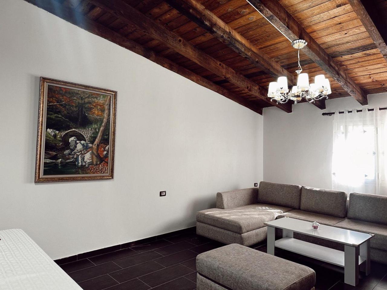 Oa'S Beach Apartment Влёра Экстерьер фото